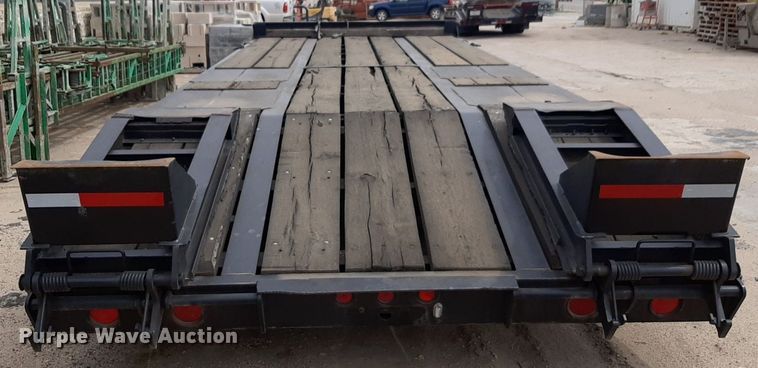 image for item DP2755 2005 Interstate 40DLA equipment trailer