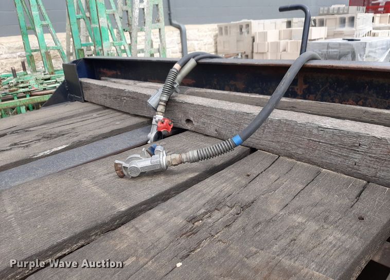 image for item DP2755 2005 Interstate 40DLA equipment trailer