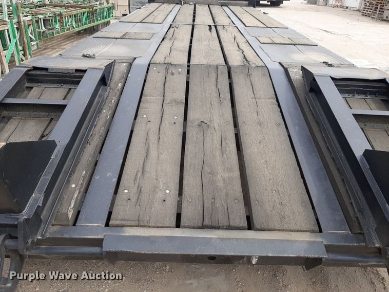 image for item DP2755 2005 Interstate 40DLA equipment trailer