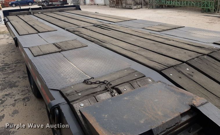 image for item DP2755 2005 Interstate 40DLA equipment trailer