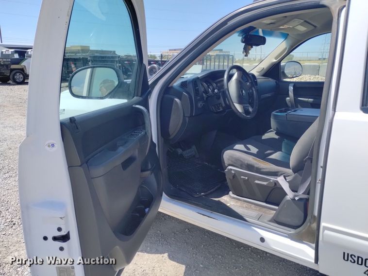 image for item DP3334 2012 Chevrolet Silverado 1500 Ext. Cab pickup truck