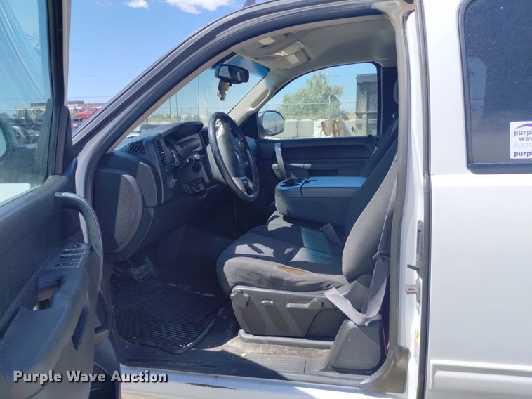 image for item DP3334 2012 Chevrolet Silverado 1500 Ext. Cab pickup truck