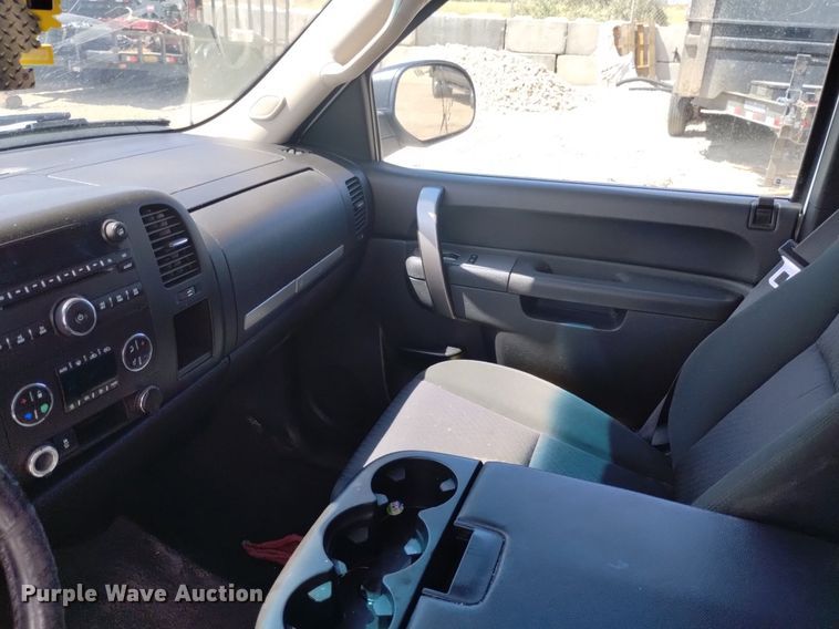 image for item DP3334 2012 Chevrolet Silverado 1500 Ext. Cab pickup truck