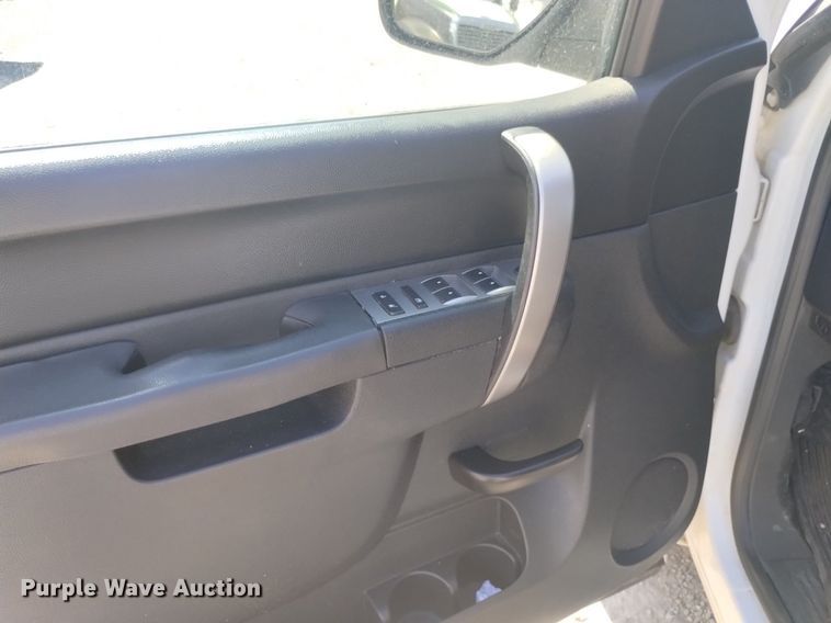 image for item DP3334 2012 Chevrolet Silverado 1500 Ext. Cab pickup truck