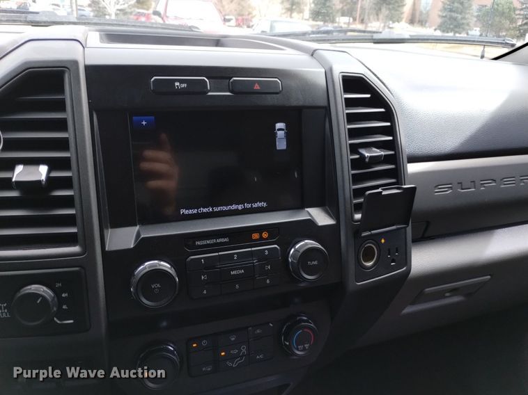 image for item DQ6012 2021 Ford F250 Super Duty SuperCab pickup truck