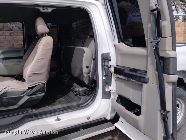 image for item DQ6012 2021 Ford F250 Super Duty SuperCab pickup truck