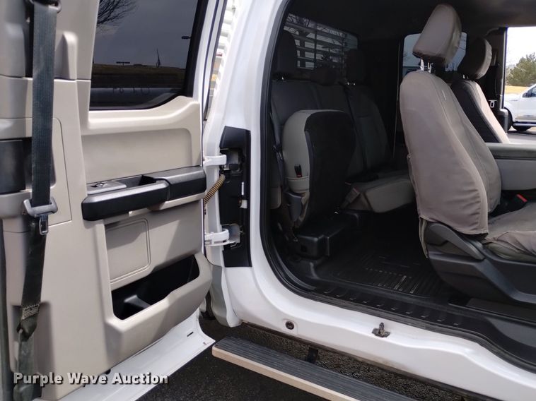 image for item DQ6012 2021 Ford F250 Super Duty SuperCab pickup truck