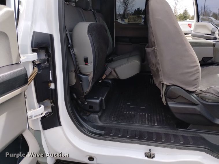 image for item DQ6012 2021 Ford F250 Super Duty SuperCab pickup truck