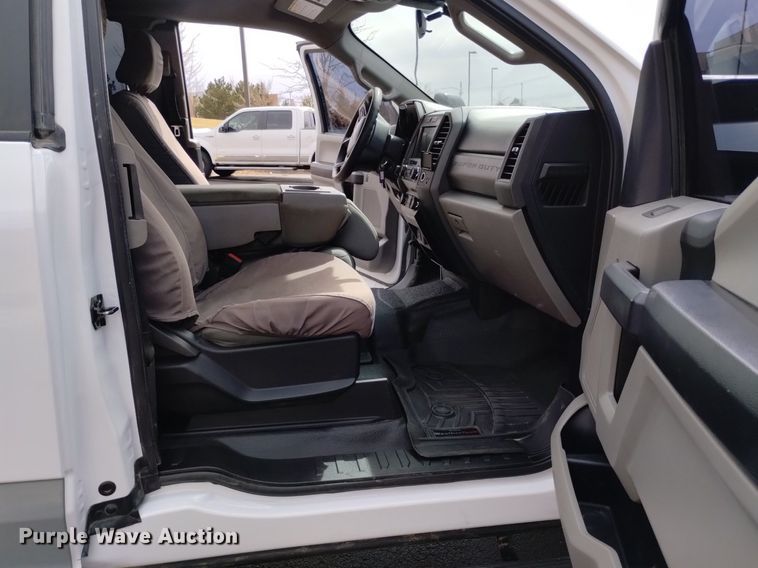 image for item DQ6012 2021 Ford F250 Super Duty SuperCab pickup truck