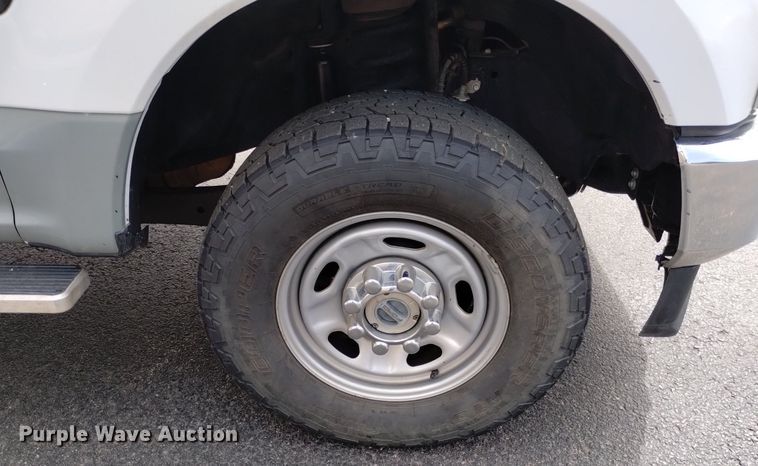 image for item DQ6012 2021 Ford F250 Super Duty SuperCab pickup truck