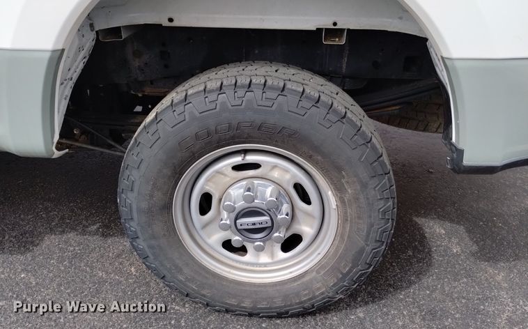 image for item DQ6012 2021 Ford F250 Super Duty SuperCab pickup truck