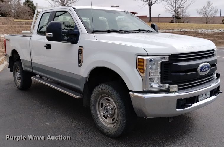 image for item DQ6013 2019 Ford F250 Super Duty SuperCab pickup truck