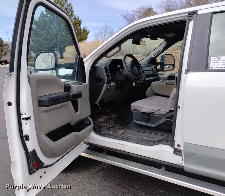 image for item DQ6013 2019 Ford F250 Super Duty SuperCab pickup truck