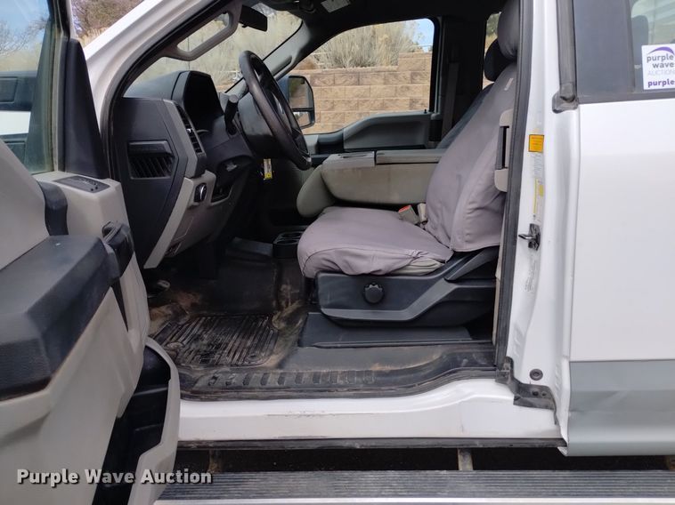 image for item DQ6013 2019 Ford F250 Super Duty SuperCab pickup truck