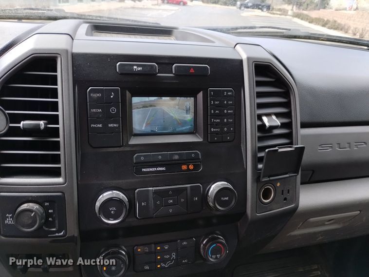 image for item DQ6013 2019 Ford F250 Super Duty SuperCab pickup truck