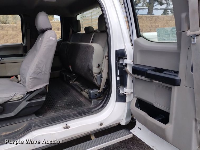 image for item DQ6013 2019 Ford F250 Super Duty SuperCab pickup truck