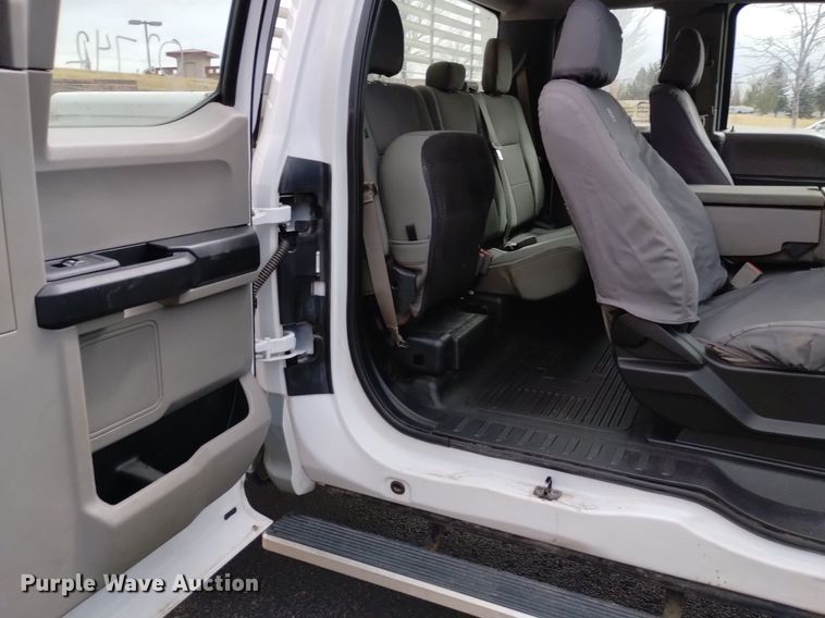 image for item DQ6013 2019 Ford F250 Super Duty SuperCab pickup truck