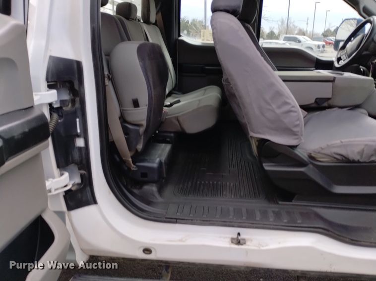 image for item DQ6013 2019 Ford F250 Super Duty SuperCab pickup truck