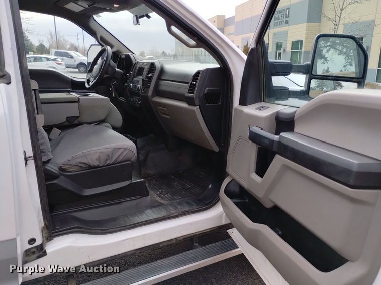 image for item DQ6013 2019 Ford F250 Super Duty SuperCab pickup truck