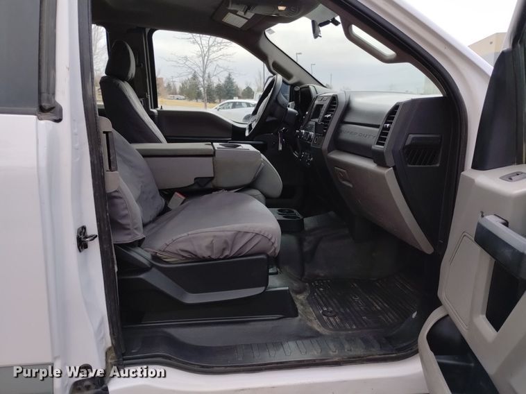 image for item DQ6013 2019 Ford F250 Super Duty SuperCab pickup truck