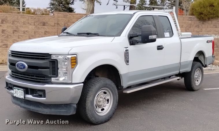 image for item DQ6015 2018 Ford F250 Super Duty SuperCab pickup truck