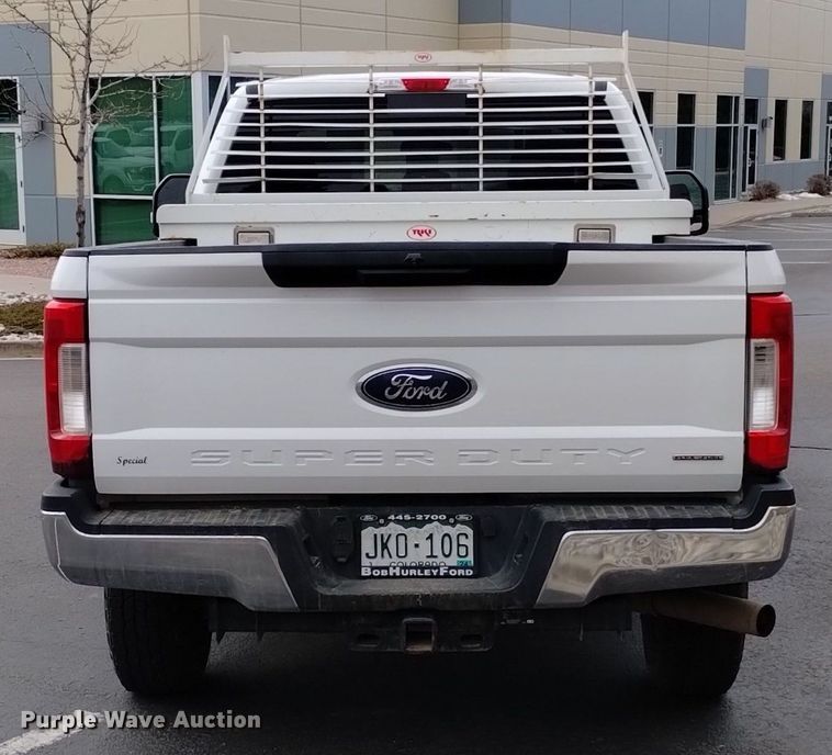 image for item DQ6015 2018 Ford F250 Super Duty SuperCab pickup truck