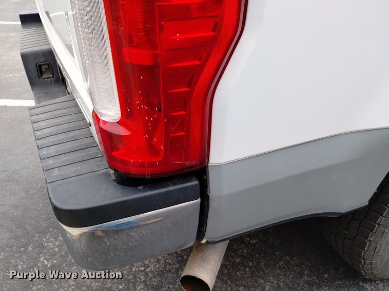 image for item DQ6015 2018 Ford F250 Super Duty SuperCab pickup truck