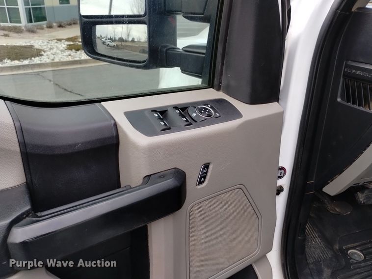 image for item DQ6015 2018 Ford F250 Super Duty SuperCab pickup truck