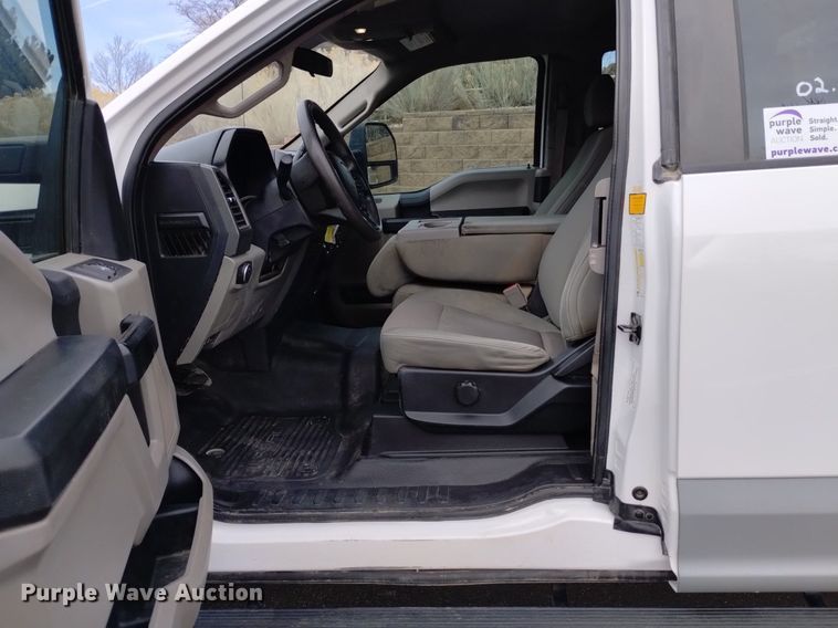 image for item DQ6015 2018 Ford F250 Super Duty SuperCab pickup truck