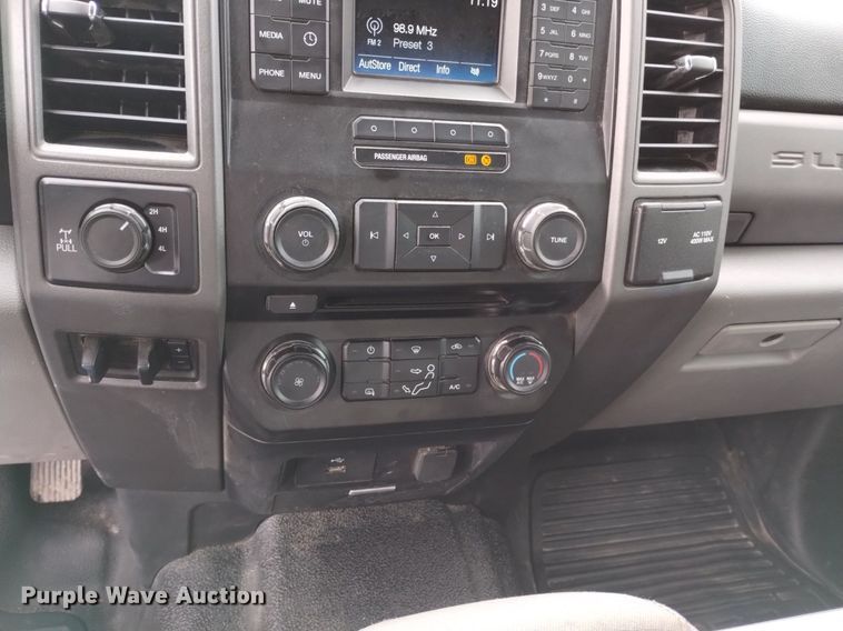 image for item DQ6015 2018 Ford F250 Super Duty SuperCab pickup truck