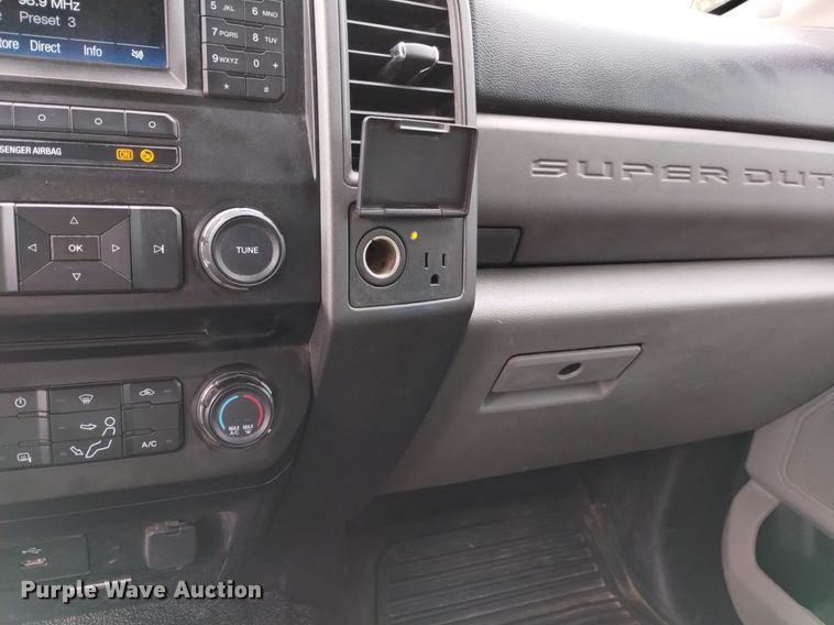 image for item DQ6015 2018 Ford F250 Super Duty SuperCab pickup truck