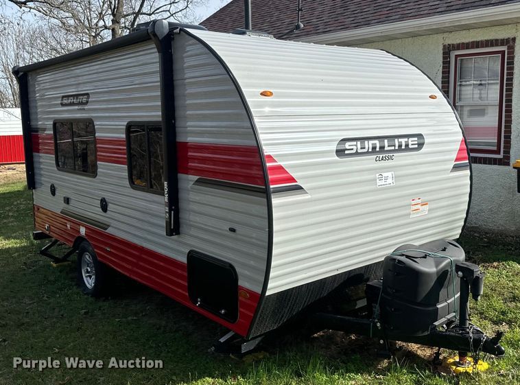image for item DQ6757 2021 Sunset Park Sunlite Classic camper
