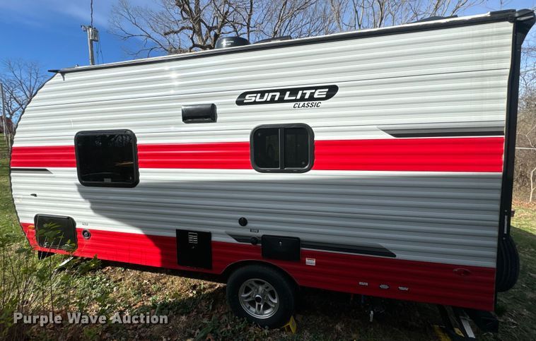 image for item DQ6757 2021 Sunset Park Sunlite Classic camper