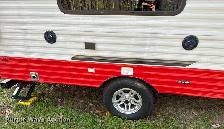 image for item DQ6757 2021 Sunset Park Sunlite Classic camper