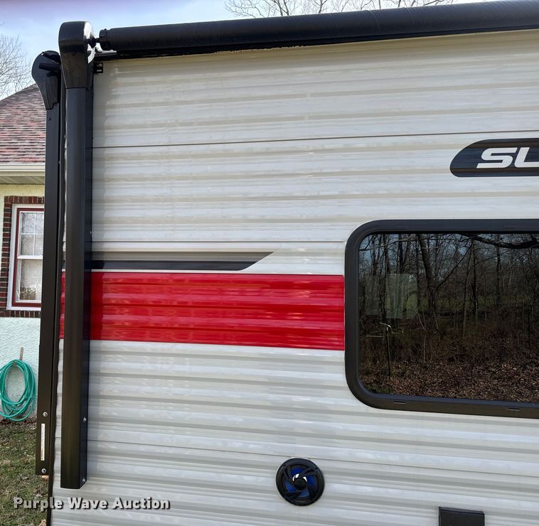 image for item DQ6757 2021 Sunset Park Sunlite Classic camper