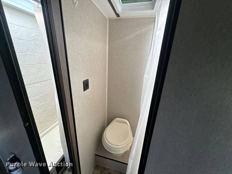 image for item DQ6757 2021 Sunset Park Sunlite Classic camper