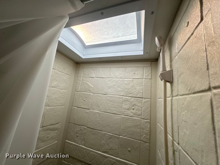 image for item DQ6757 2021 Sunset Park Sunlite Classic camper