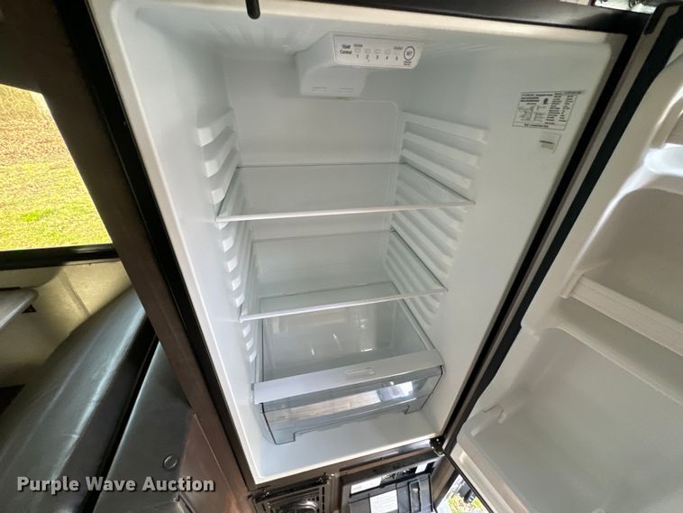 image for item DQ6757 2021 Sunset Park Sunlite Classic camper