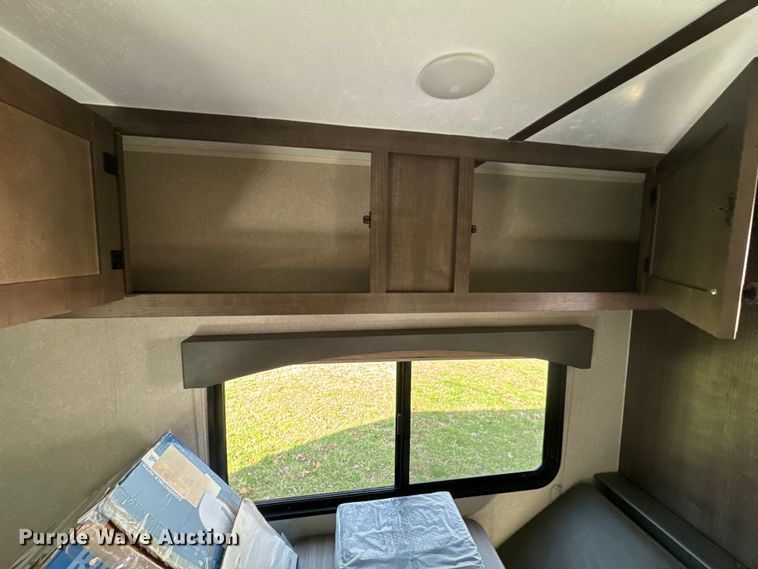 image for item DQ6757 2021 Sunset Park Sunlite Classic camper