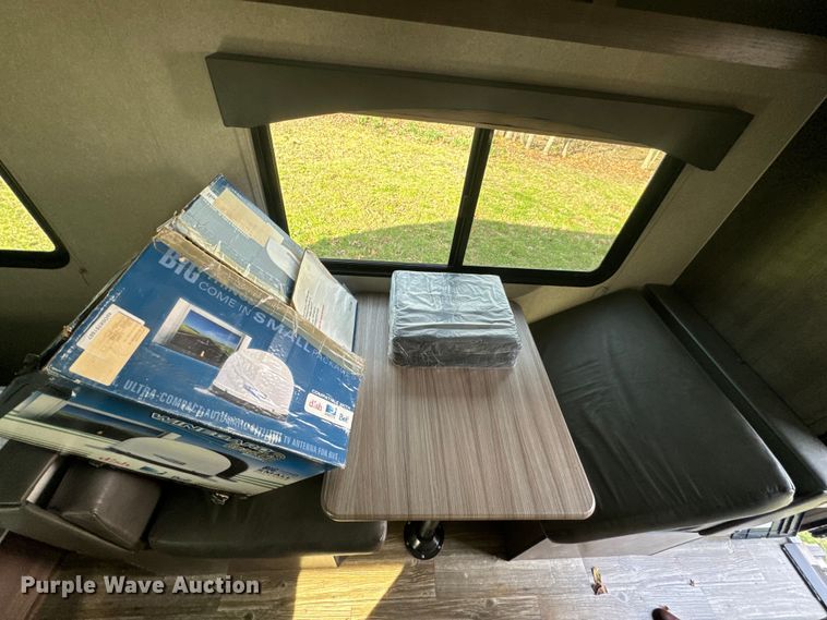 image for item DQ6757 2021 Sunset Park Sunlite Classic camper