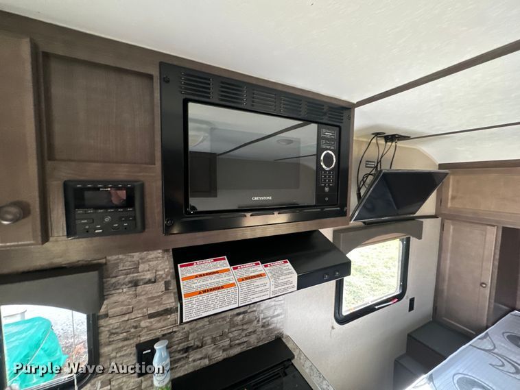 image for item DQ6757 2021 Sunset Park Sunlite Classic camper