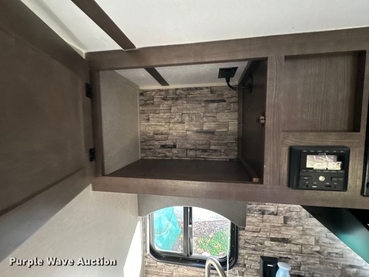 image for item DQ6757 2021 Sunset Park Sunlite Classic camper