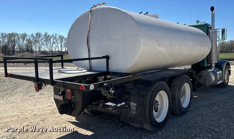 image for item DQ6758 1990 Peterbilt 375 tank truck