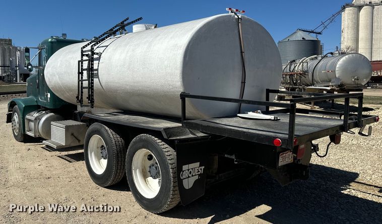 image for item DQ6758 1990 Peterbilt 375 tank truck