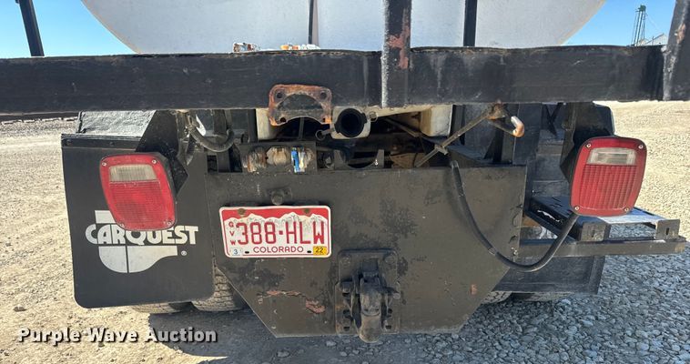 image for item DQ6758 1990 Peterbilt 375 tank truck