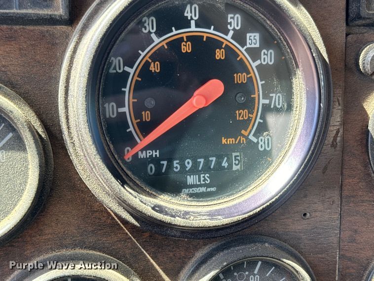 image for item DQ6758 1990 Peterbilt 375 tank truck