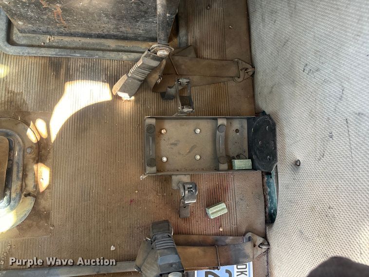 image for item DQ6758 1990 Peterbilt 375 tank truck