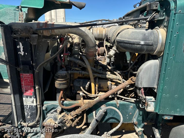 image for item DQ6758 1990 Peterbilt 375 tank truck