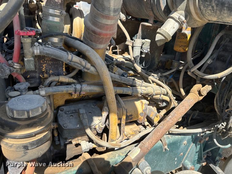 image for item DQ6758 1990 Peterbilt 375 tank truck