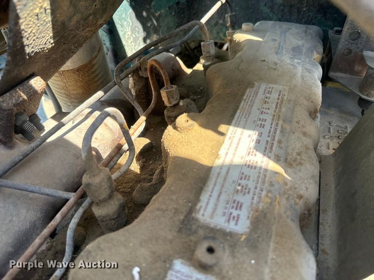 image for item DQ6758 1990 Peterbilt 375 tank truck